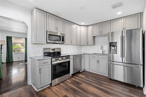 Villa ou maison à vendre à Ormond Beach, Floride: 2 chambres, 140.1 m2 № 2421713 - photo 4