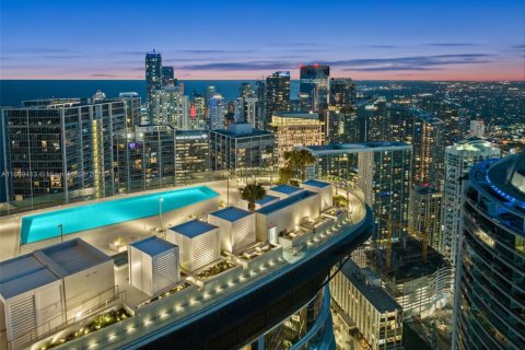 Купить кондоминиум в Майами, Флорида 2 спальни, 133.5м2, № 1951928 - фото 25