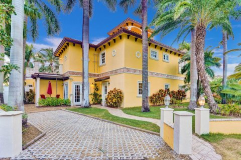 Casa en venta en Pompano Beach, Florida, 6 dormitorios, 566.7 m2 № 2258140 - foto 4
