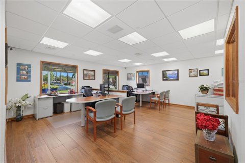 Propiedad comercial en venta en Saint Petersburg, Florida, 137.68 m2 № 2428945 - foto 3