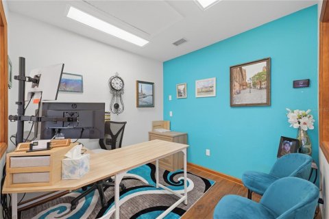 Propiedad comercial en venta en Saint Petersburg, Florida, 137.68 m2 № 2428945 - foto 4