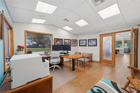 Propiedad comercial en venta en Saint Petersburg, Florida, 137.68 m2 № 2428945 - foto 6