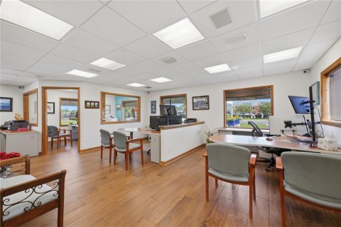 Propiedad comercial en venta en Saint Petersburg, Florida, 137.68 m2 № 2428945 - foto 2