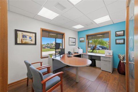Propiedad comercial en venta en Saint Petersburg, Florida, 137.68 m2 № 2428945 - foto 9