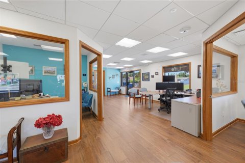 Propiedad comercial en venta en Saint Petersburg, Florida, 137.68 m2 № 2428945 - foto 8