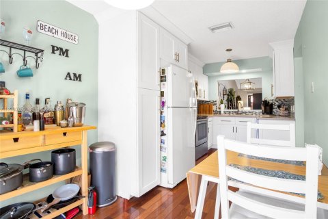 Adosado en venta en Dania Beach, Florida, 2 dormitorios, 119.84 m2 № 2044029 - foto 15