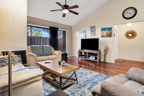 Adosado en venta en Dania Beach, Florida, 2 dormitorios, 119.84 m2 № 2044029 - foto 7