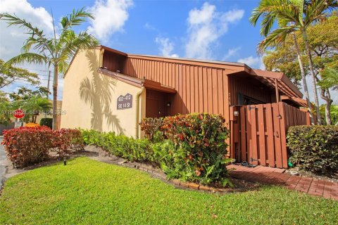 Adosado en venta en Dania Beach, Florida, 2 dormitorios, 119.84 m2 № 2044029 - foto 3