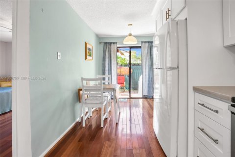 Adosado en venta en Dania Beach, Florida, 2 dormitorios, 119.84 m2 № 2044029 - foto 18