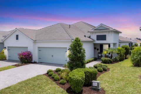 House in Bradenton, Florida 2 bedrooms, 150.22 sq.m. № 1760560 - photo 1