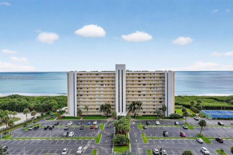 Condo in St. Lucie, Florida, 2 bedrooms  № 1930291 - photo 25