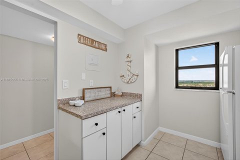 Condo in St. Lucie, Florida, 2 bedrooms  № 1930291 - photo 16