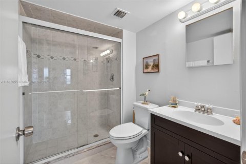 Condo in St. Lucie, Florida, 2 bedrooms  № 1930291 - photo 24