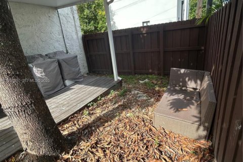 Снять в аренду виллу или дом в Майами, Флорида 2 спальни, № 2034418 - фото 12