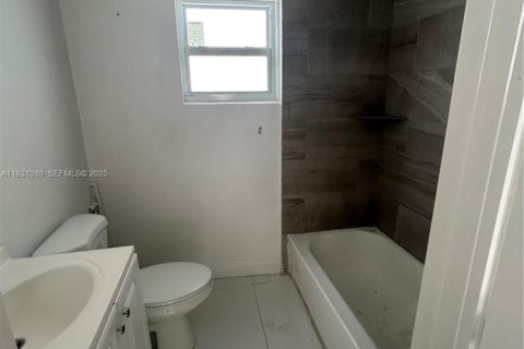 Снять в аренду виллу или дом в Майами, Флорида 2 спальни, № 2034418 - фото 10