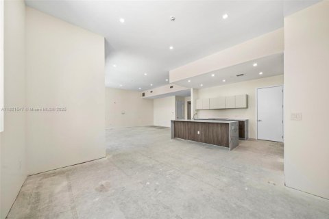 Condo in Coral Gables, Florida, 5 bedrooms  № 1788451 - photo 11