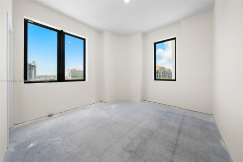 Condo in Coral Gables, Florida, 5 bedrooms  № 1788451 - photo 29