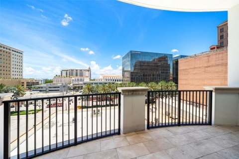 Condo in Coral Gables, Florida, 5 bedrooms  № 1788451 - photo 17