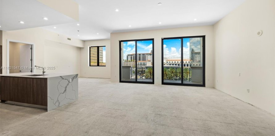 Condo in Coral Gables, Florida, 5 bedrooms  № 1788451