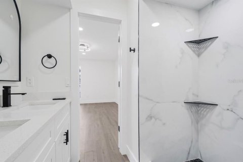 Condo in Orlando, Florida, 2 bedrooms № 2224340 - photo 26