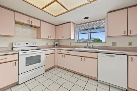 Casa en venta en Treasure Island, Florida, 2 dormitorios, 118.26 m2 № 2385626 - foto 15