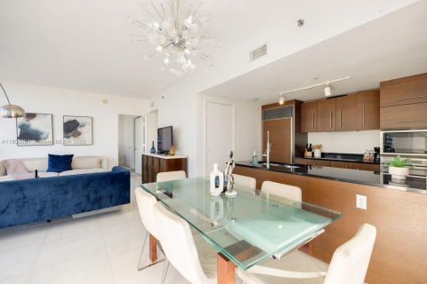 Condominio en venta en Miami, Florida, 2 dormitorios, 119.47 m2 № 1981495 - foto 10