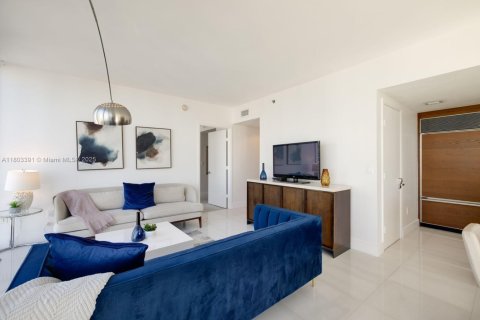 Condominio en venta en Miami, Florida, 2 dormitorios, 119.47 m2 № 1981495 - foto 2