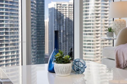 Condominio en venta en Miami, Florida, 2 dormitorios, 119.47 m2 № 1981495 - foto 3