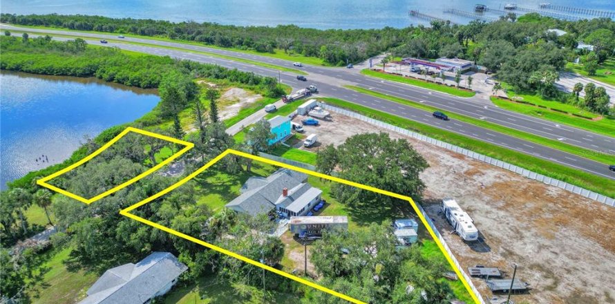 Commercial property in Palmetto, Florida 262.54 sq.m. № 2429590