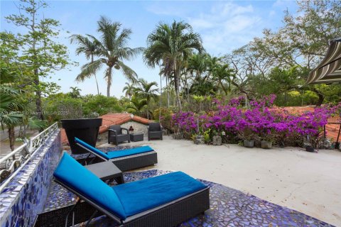 Condo in Coral Gables, Florida, 1 bedroom  № 1794476 - photo 23