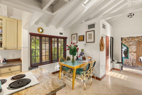 Condo in Coral Gables, Florida, 1 bedroom  № 1794476 - photo 5