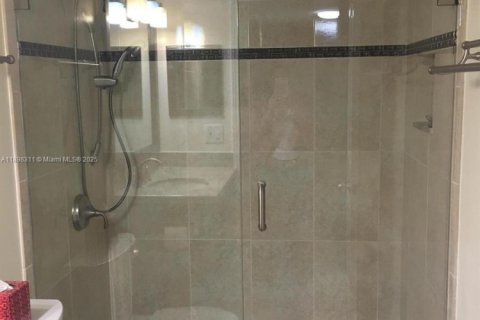 Снять в аренду кондоминиум в Уэст-Палм-Бич, Флорида 2 спальни, 99.59м2, № 1949471 - фото 6