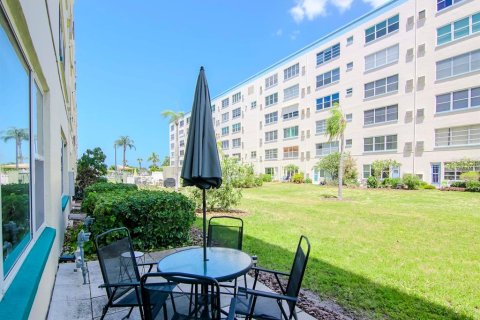 Condo in Gulfport, Florida, 1 bedroom  № 1612588 - photo 21