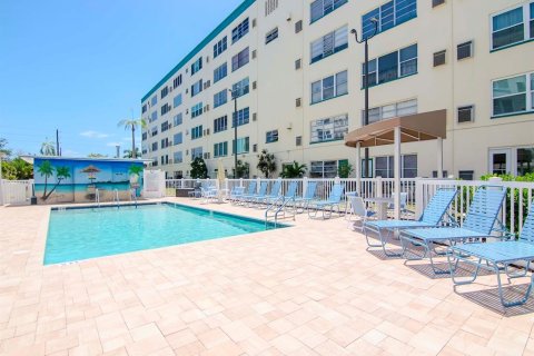 Condo in Gulfport, Florida, 1 bedroom  № 1612588 - photo 27