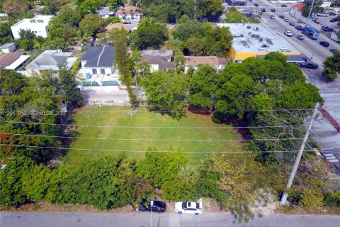 Commercial property in Miami, Florida № 2086111 - photo 5