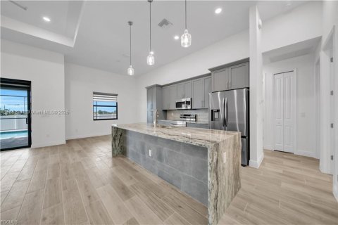 Casa en venta en Cape Coral, Florida, 3 dormitorios № 1890838 - foto 5