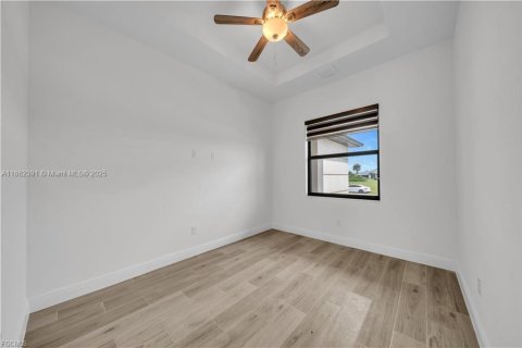 Casa en venta en Cape Coral, Florida, 3 dormitorios № 1890838 - foto 14