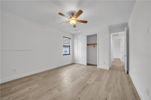 Casa en venta en Cape Coral, Florida, 3 dormitorios № 1890838 - foto 18