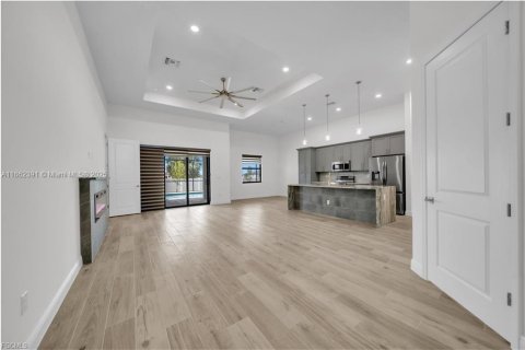 Casa en venta en Cape Coral, Florida, 3 dormitorios № 1890838 - foto 11