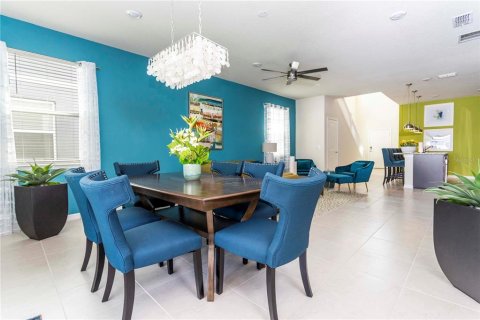House in Davenport, Florida 6 bedrooms, 289.2 sq.m. № 1613235 - photo 7