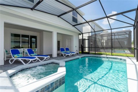 House in Davenport, Florida 6 bedrooms, 289.2 sq.m. № 1613235 - photo 11