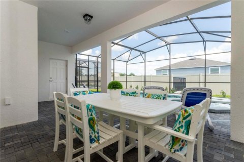 House in Davenport, Florida 6 bedrooms, 289.2 sq.m. № 1613235 - photo 9