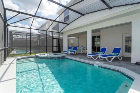 House in Davenport, Florida 6 bedrooms, 289.2 sq.m. № 1613235 - photo 10