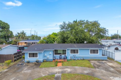 House in Miami Gardens, Florida 3 bedrooms, 154.5 sq.m. № 1874249 - photo 19