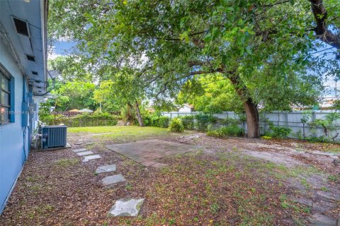 House in Miami Gardens, Florida 3 bedrooms, 154.5 sq.m. № 1874249 - photo 17