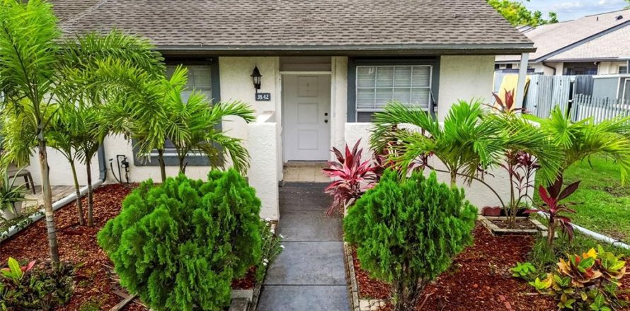 House in Largo, Florida 2 bedrooms, 96.25 sq.m. № 1838410