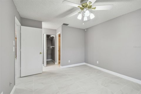 House in Largo, Florida 2 bedrooms, 96.25 sq.m. № 1838410 - photo 19