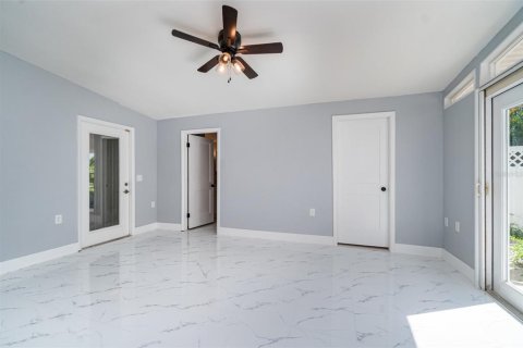 House in Punta Gorda, Florida 3 bedrooms, 157.47 sq.m. № 1910862 - photo 19