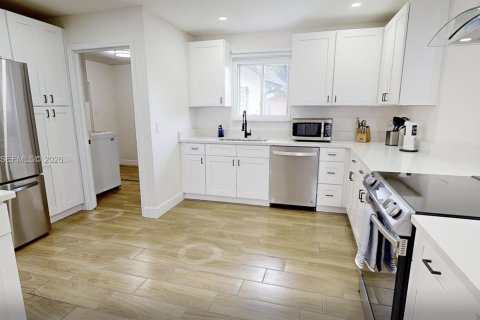 Casa en venta en Orlando, Florida, 4 dormitorios, 192.68 m2 № 2183843 - foto 9