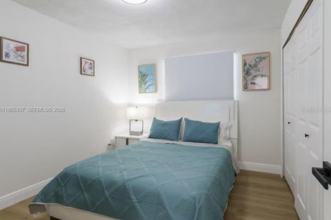 Casa en venta en Orlando, Florida, 4 dormitorios, 192.68 m2 № 2183843 - foto 22